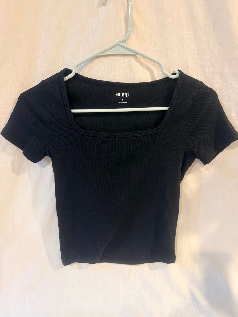 Woman’s Hollister Crop Top